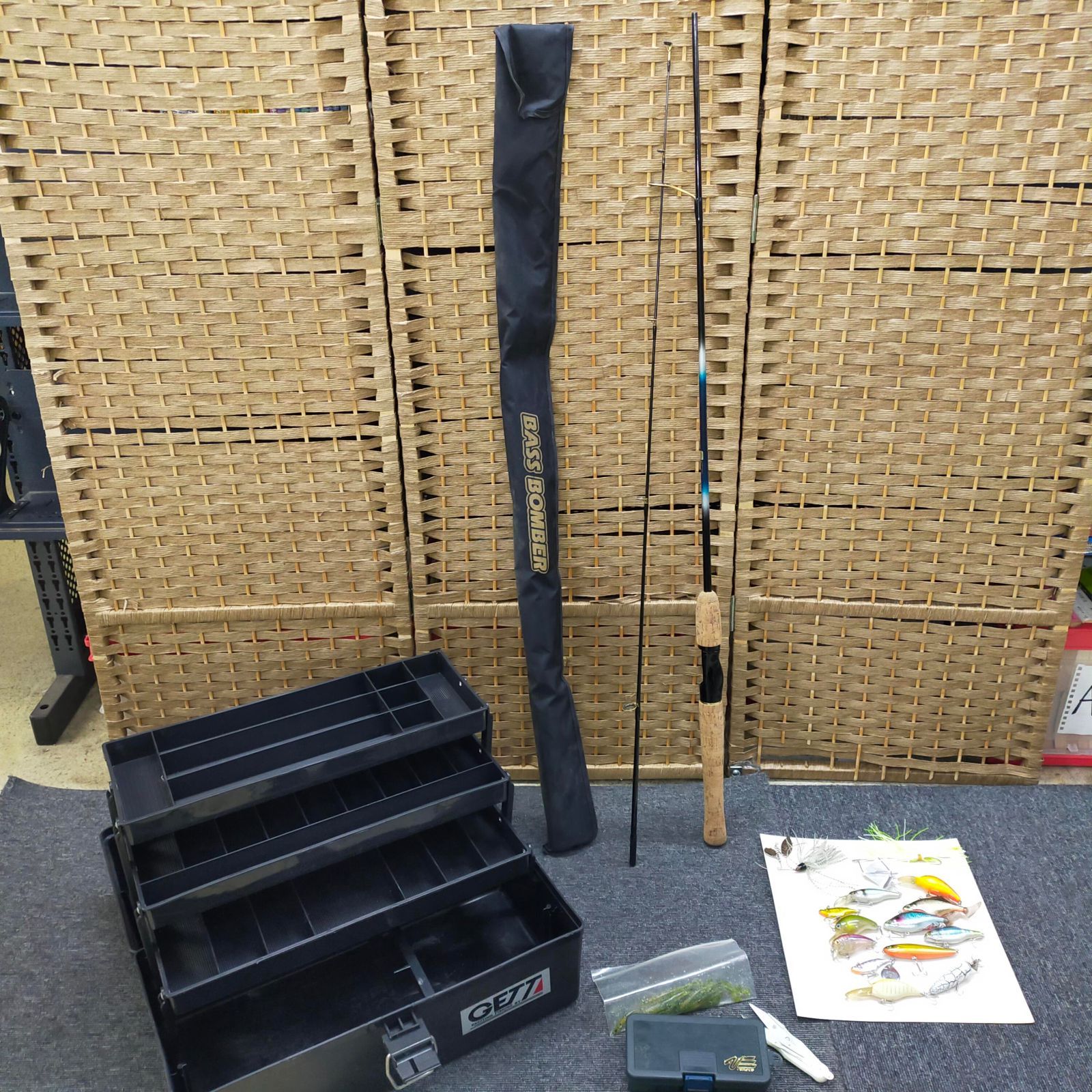 E 07- -001 着払い発送 バスフィッシング道具 ロッド ルアー ボックス等