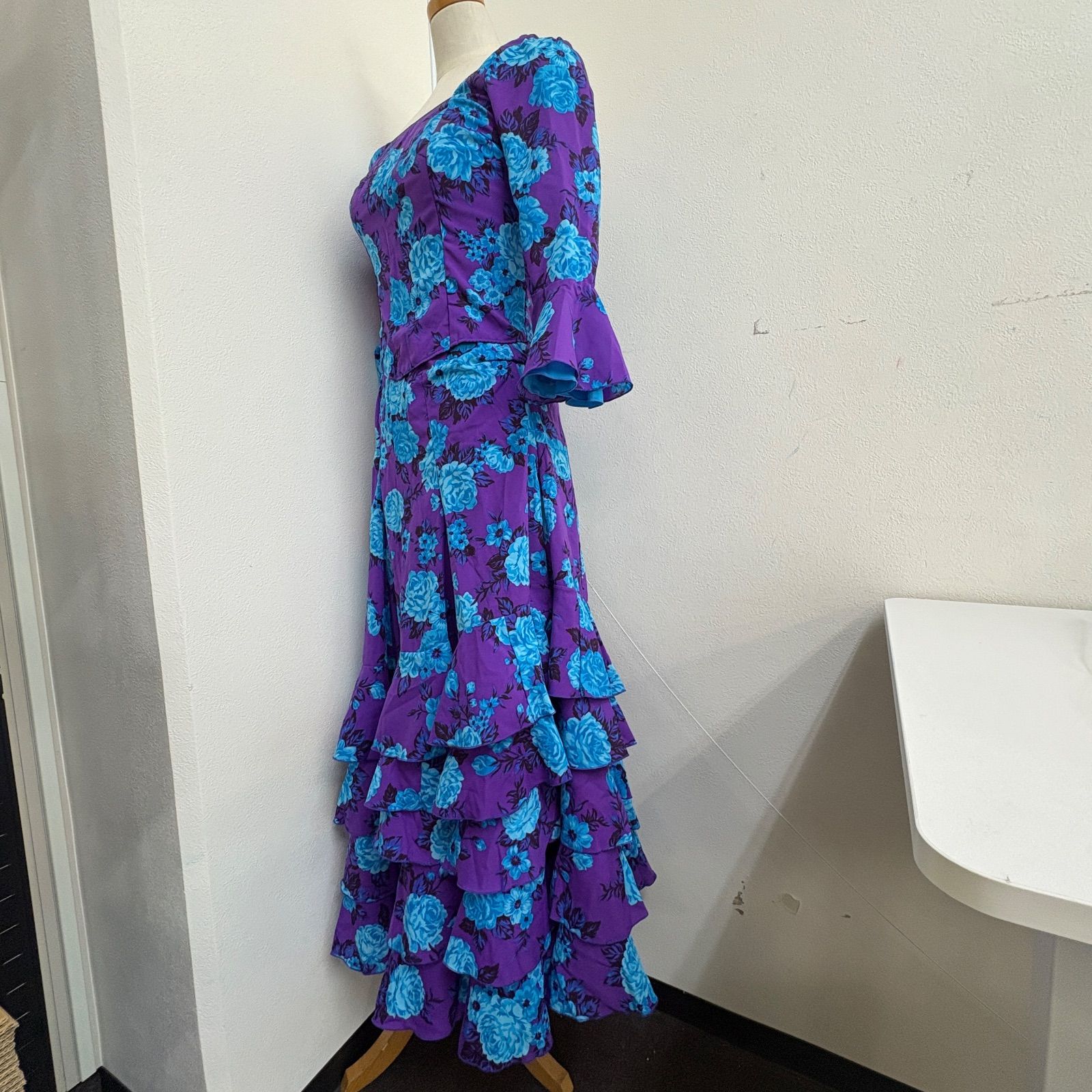 フラメンコ衣装 ツーピース フリル 花柄 紫 長袖 スカーフ付き