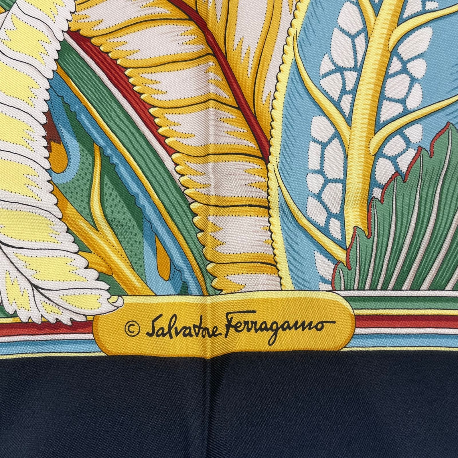 極美品✨サルヴァトーレフェラガモ　スカーフ　未使用保管品　88×88 S188 極美品 Salvatore Ferragamo サルヴァトーレ フェラガモ スカーフ