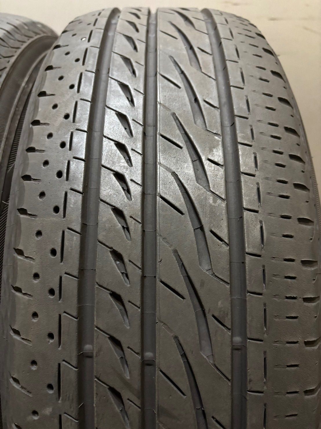 195 65 R 15 REGNO GRVⅡ 23年製 夏タイヤ サマータイヤ 4本 ブリヂストン レグノ ノア ヴォクシー プリウス 3 L 40