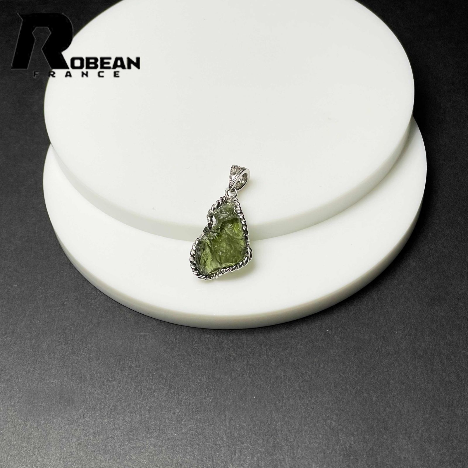 絶賛EU製 定価15万円 ROBEAN モルダバイト 925銀 ペンダント パワーストーン 天然石 幸運 お守り 25 9 16 3 7 mm