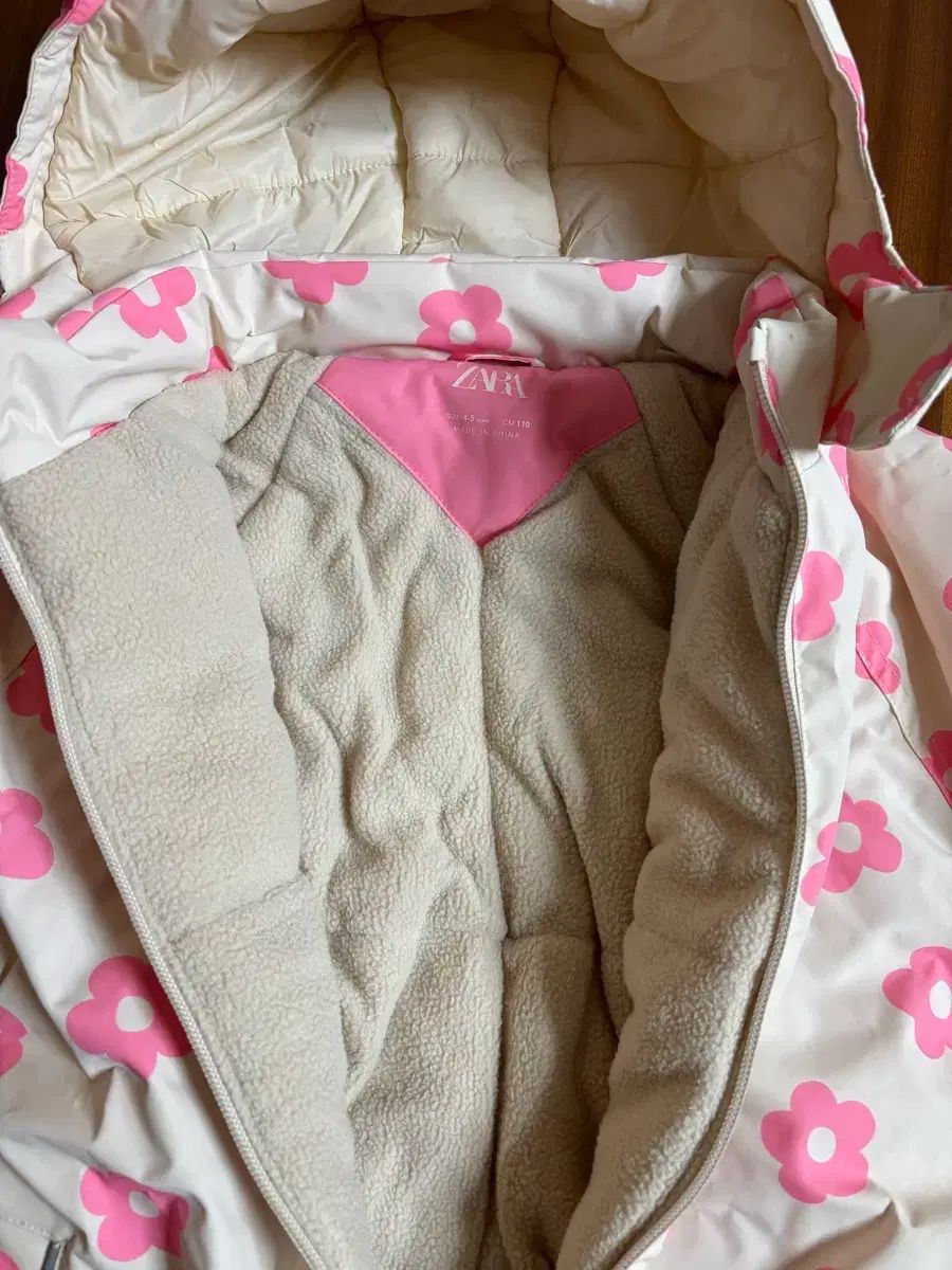 ZARA ザラ キッズ 女の子 スキーダウン アウター スーツ 4-5 y