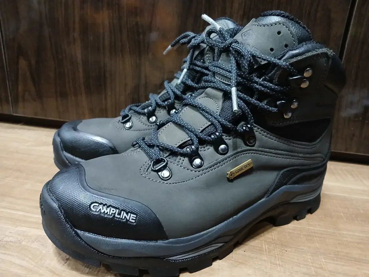 ゴアテックス ブラック Storm デルタ 登山靴 245 mm