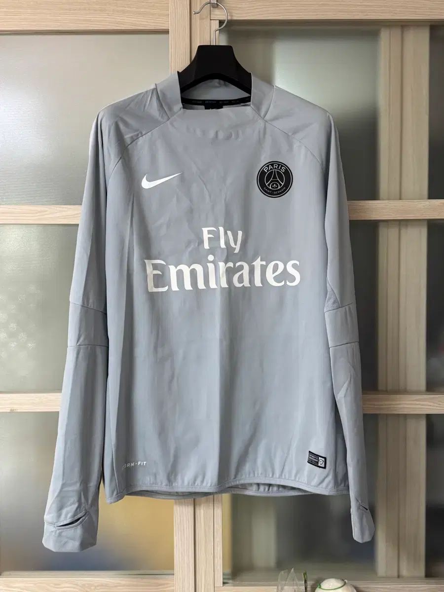 14|15 PSG シェルトップス