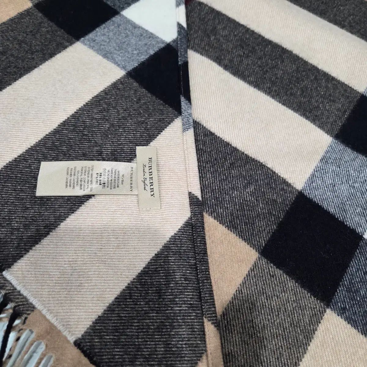 三角カシミア -