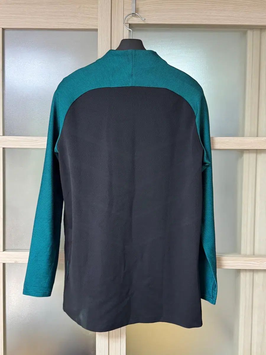 17 18 バルセロナ トレーナー セット