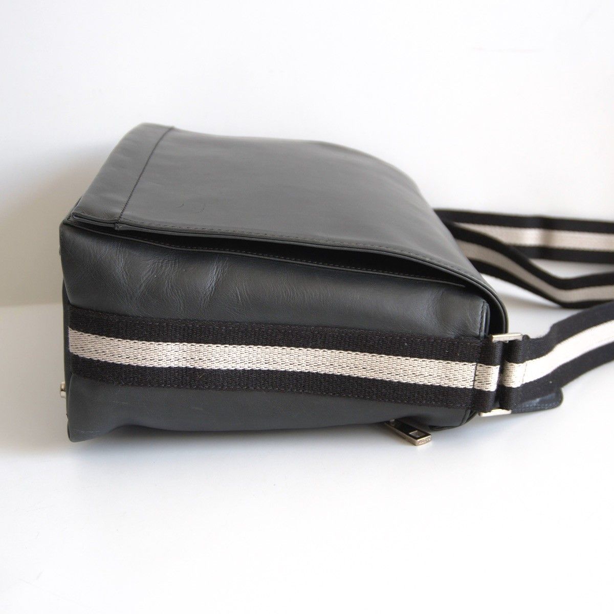 美品】BALLY 【レザー ショルダーバッグ】ブラック トレイン