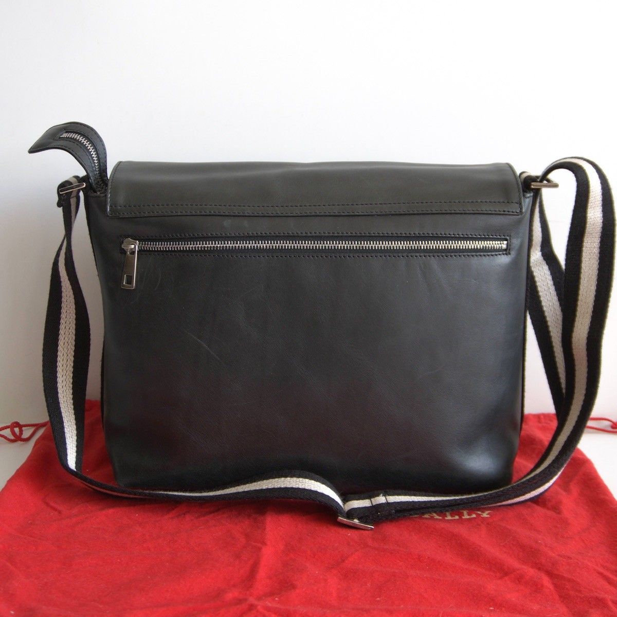 美品】BALLY 【レザー ショルダーバッグ】ブラック トレイン