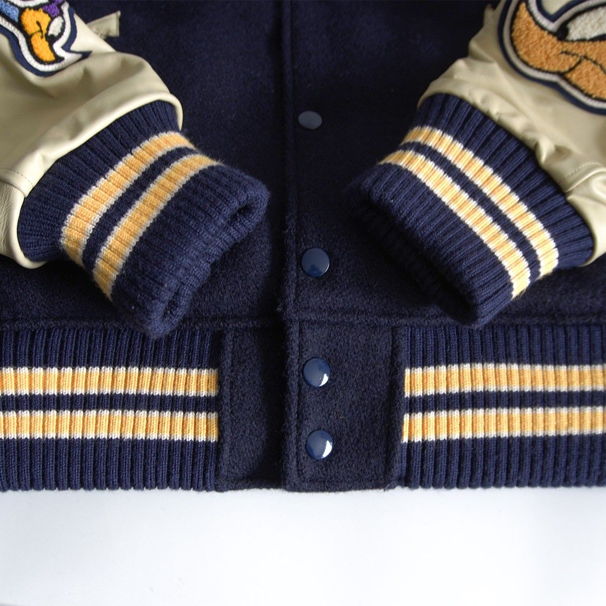 美品】WHITESVILLE【×LOONEY TUNES フルデコ レザースリーブ