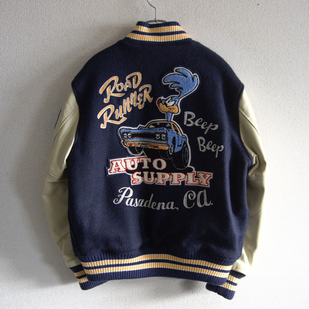 美品】WHITESVILLE【×LOONEY TUNES フルデコ レザースリーブ