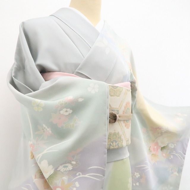 淡彩の光に花々が揺れる 訪問着