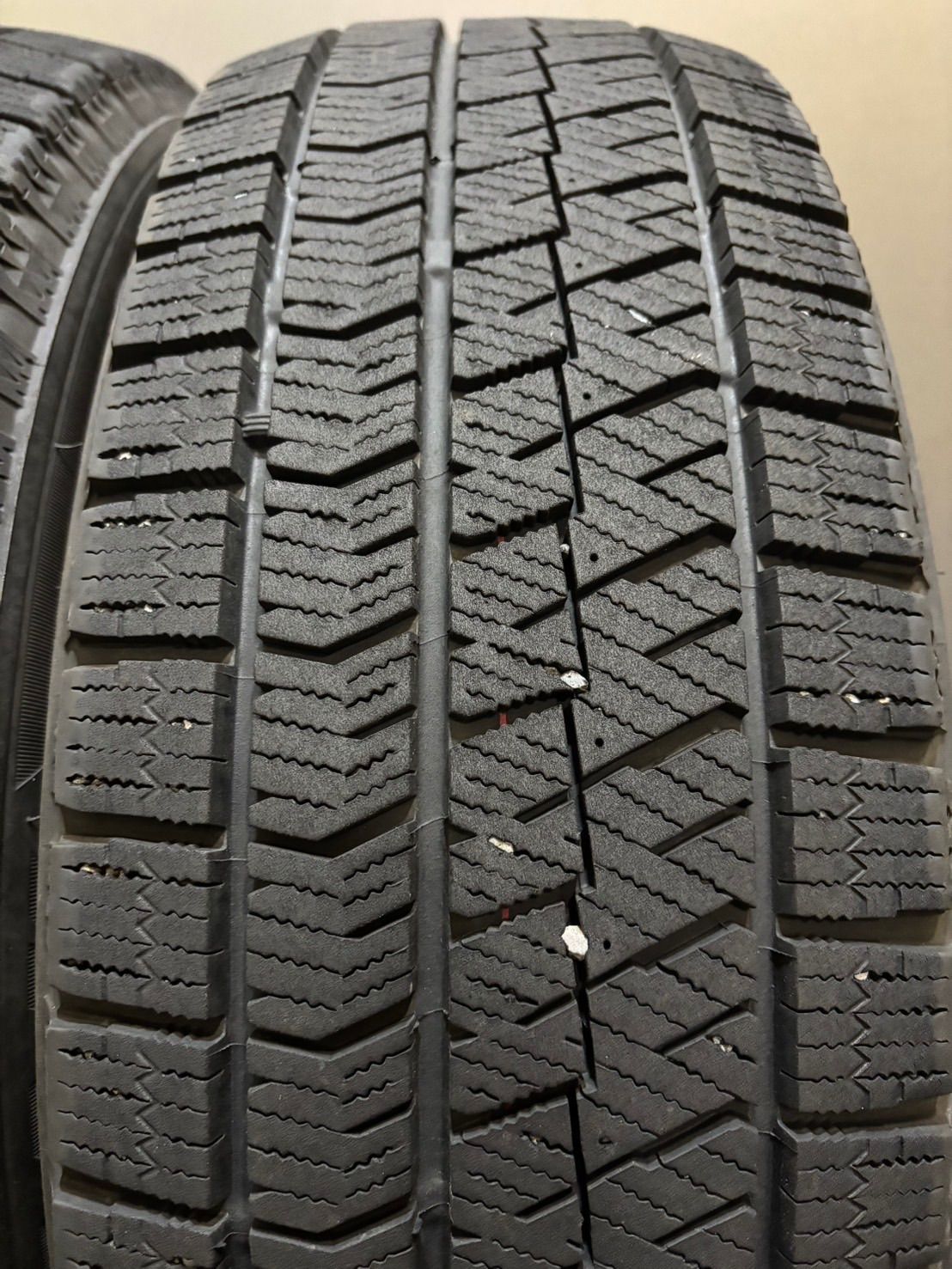 195 65 R 15 VRX 2 23年製 スタッドレス 2本 ブリヂストン ブリザック ノア ヴォクシー プリウス L 46