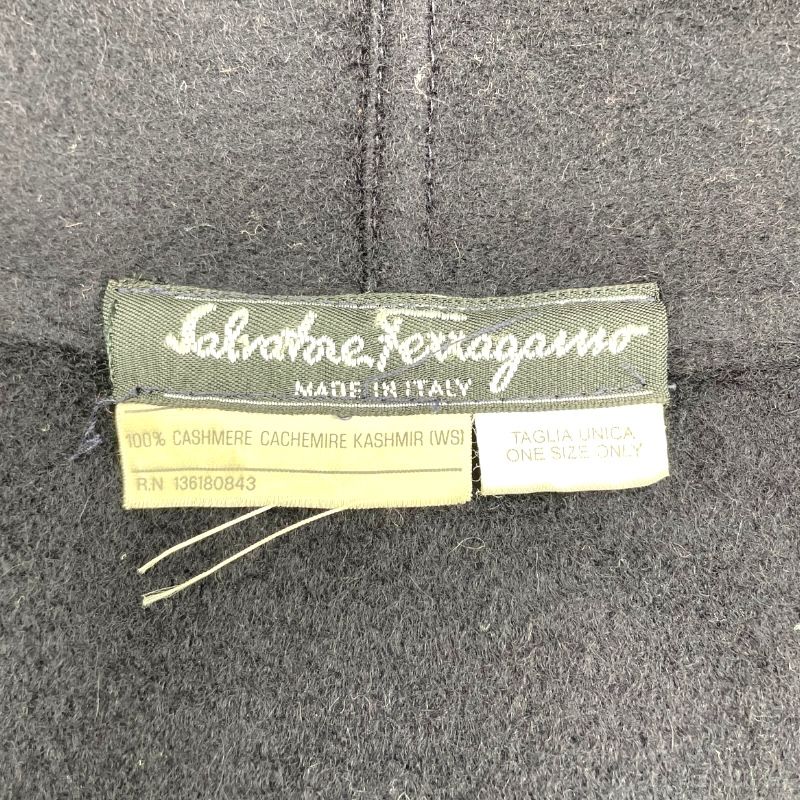 サルヴァトーレ・フェラガモ Salvatore Ferragamo カシミヤケープ