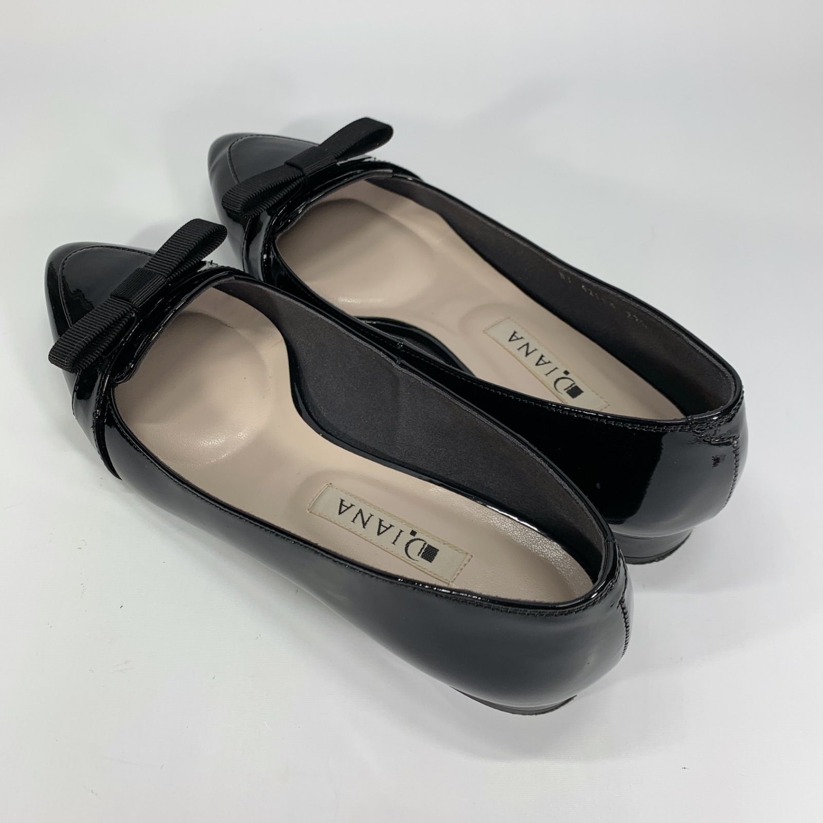 【美品】ダイアナ オペラシューズ ポインテッドトゥ リボン エナメル フラット 新品！ダイアナ オペラシューズ ポインテッドトゥ リボン エナメル