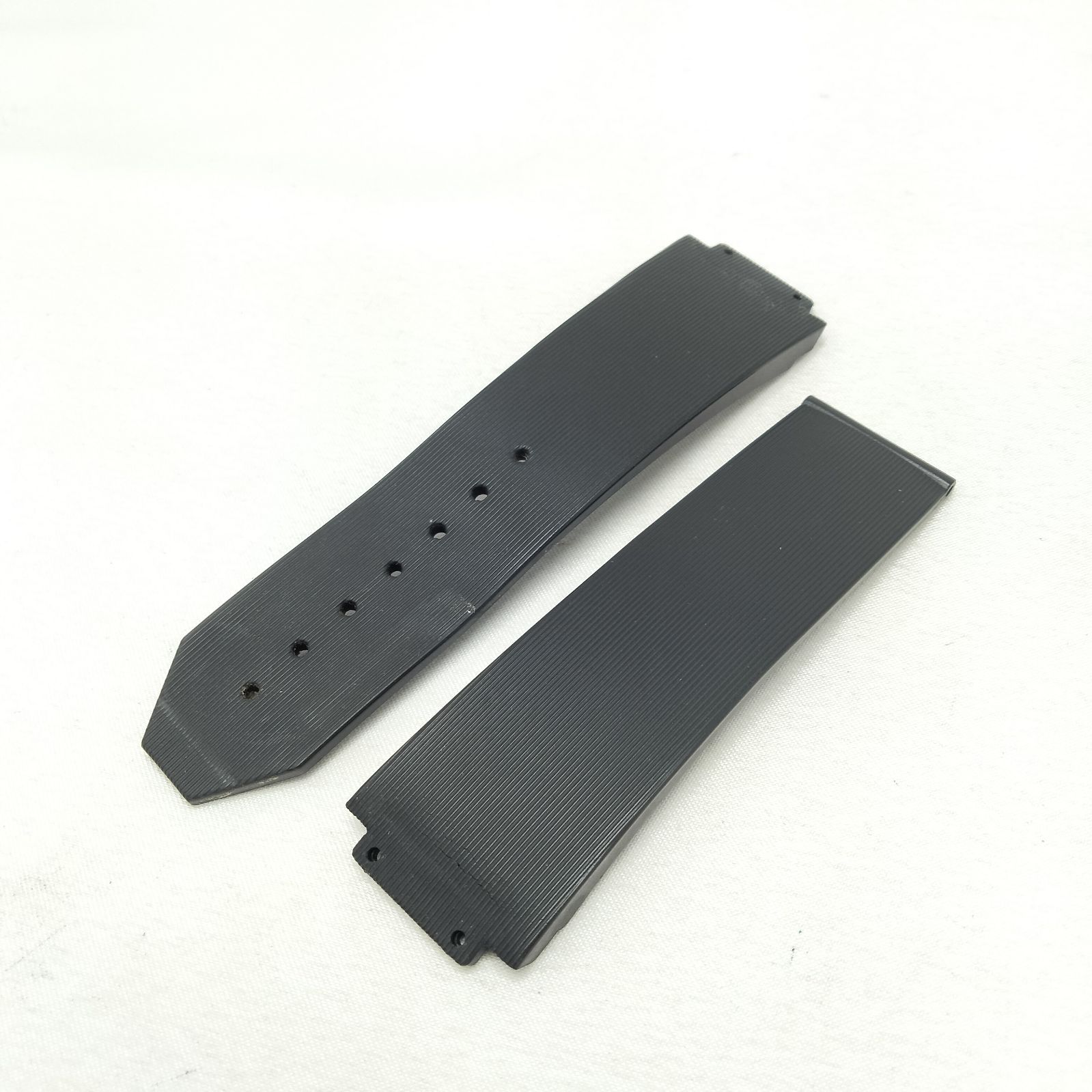 HUBLOT ウブロ 時計ベルト ラバーベルト ブラック BR 301.100.80.03.9999