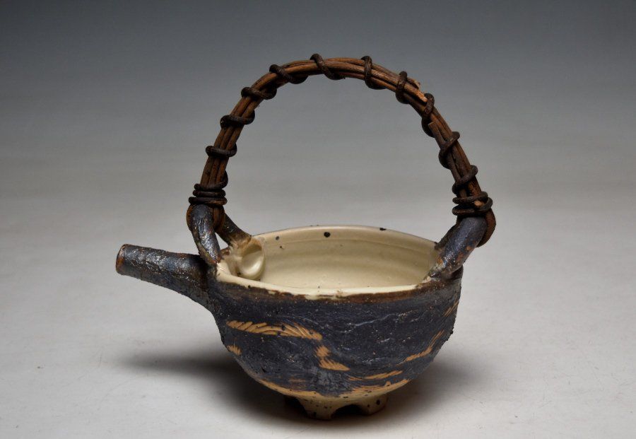 信楽焼 手づくり飾り土瓶 蔵A3513o3】信楽焼 作家物 土瓶 酒注 - メルカリ