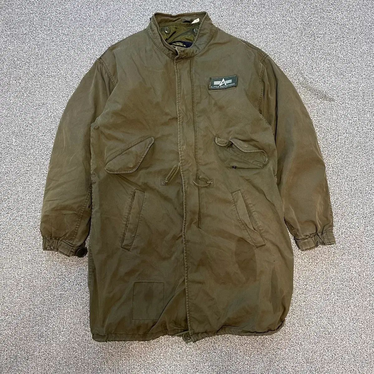 iPhone13ピンク【100%バッテリー新品】 ストア