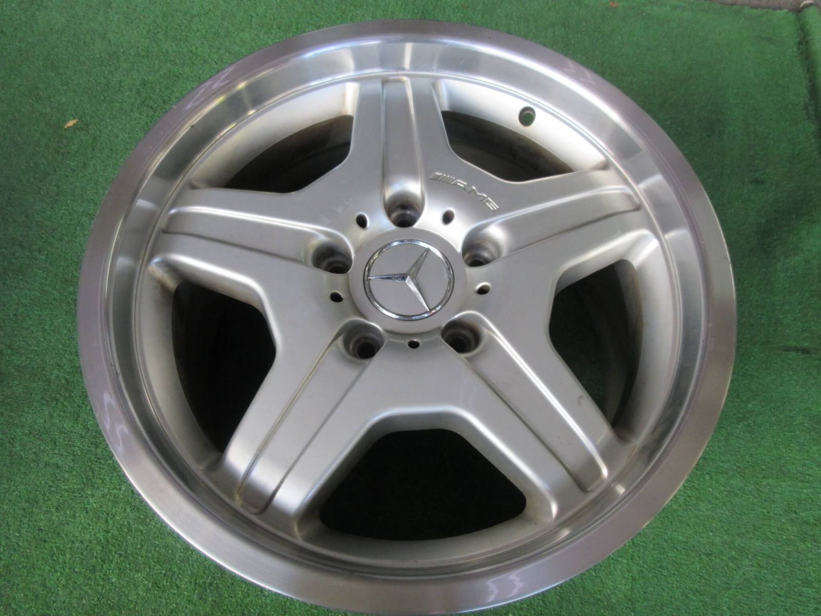 メルセデスベンツ GクラスＡＭＧ ホイール 9 5 J 18 H 130 50 お探しの方是非いかがですか