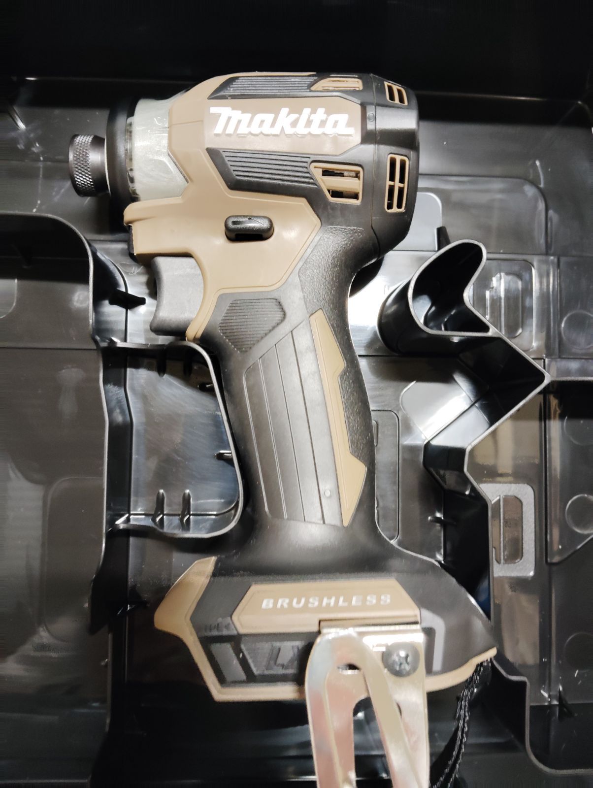 ♥ マキタ充電式インパクトドライバTD 173 D本体とケース