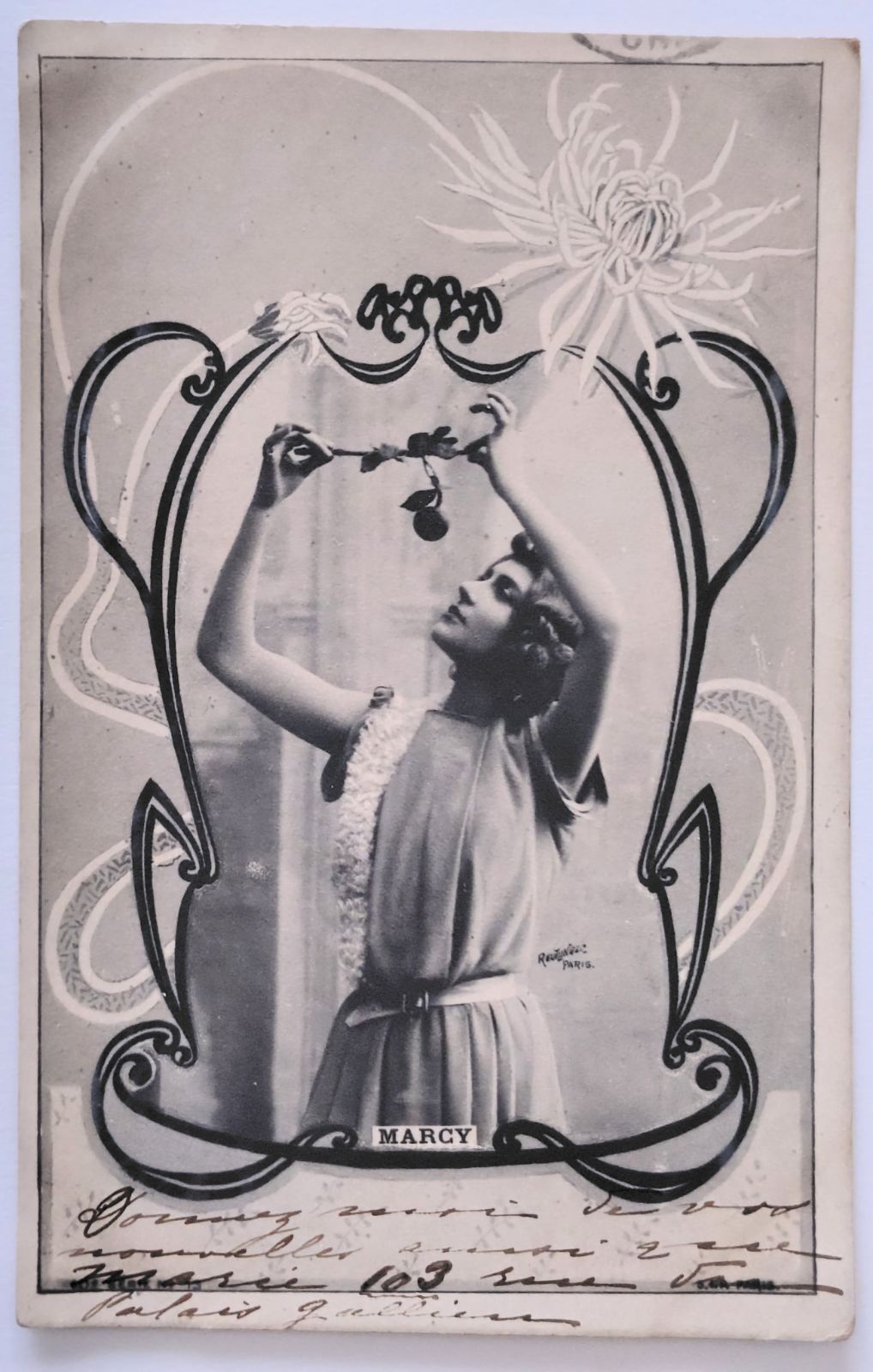 静かな祈り ― 花を仰ぐ淑女 MARCY ルートランジェ フランス