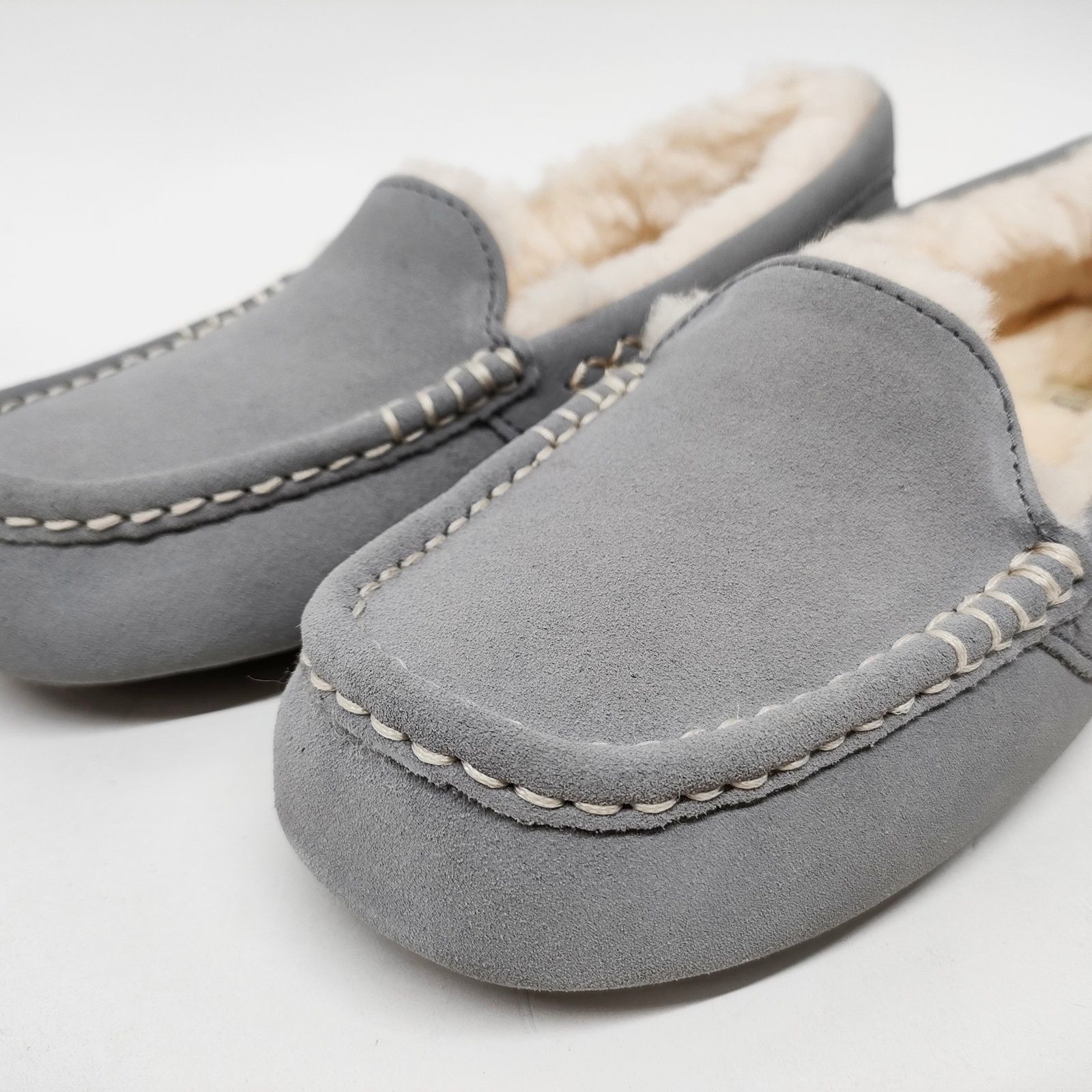 UGG 25cm アンスレー ライトグレー USA 8 ボア モカシン W ANSLEY