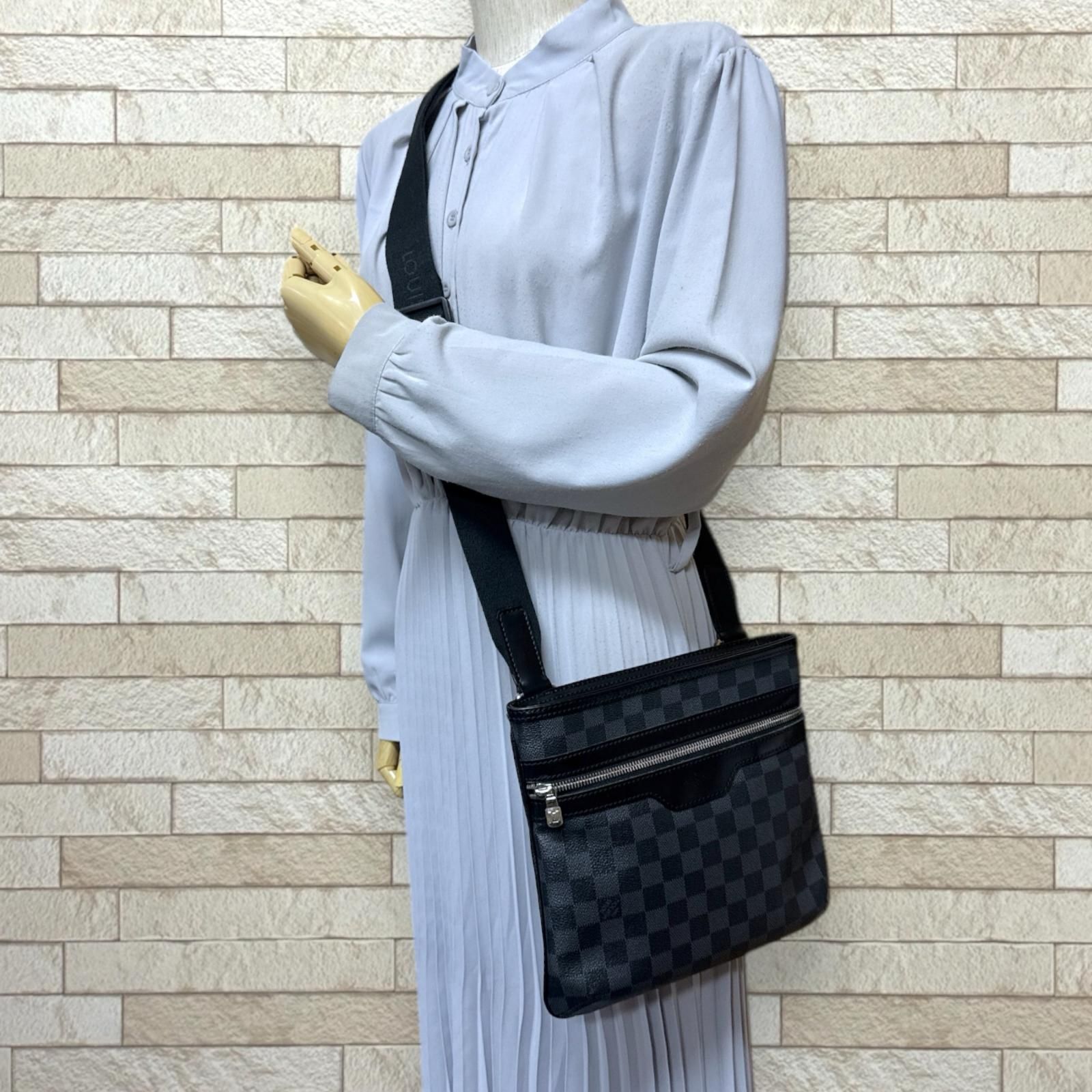 ルイヴィトン トマス ダミエグラフィット ショルダーバッグ ダミエグラフィットキャンバス N 58028 ブラック メンズ LOUIS VUITTON ルイ ヴィトン