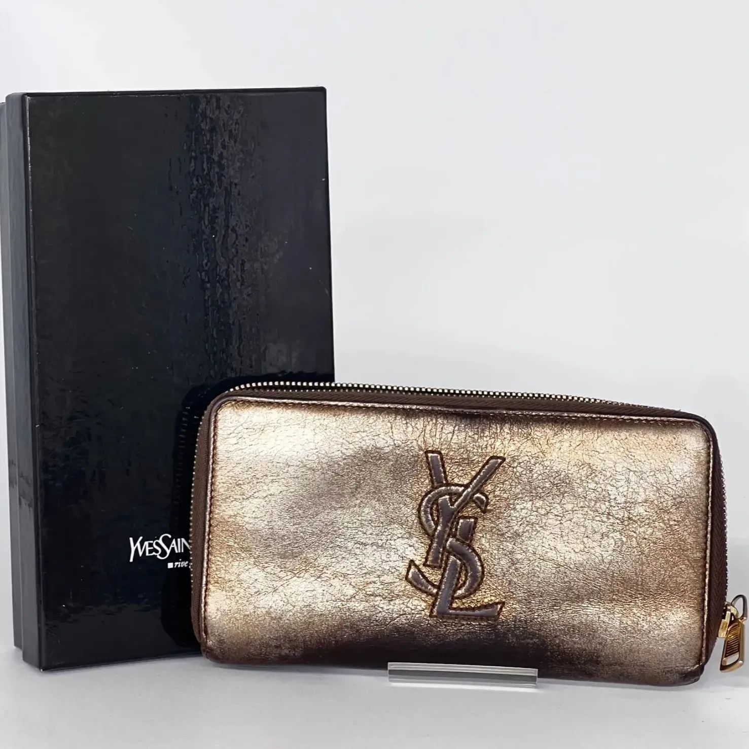 パブジョさま　SAINT LAURENT サンローラン 長財布 ラウンドジップ サンローラン SAINT LAURENT 財布 長財布 ラウンドファスナー長財布