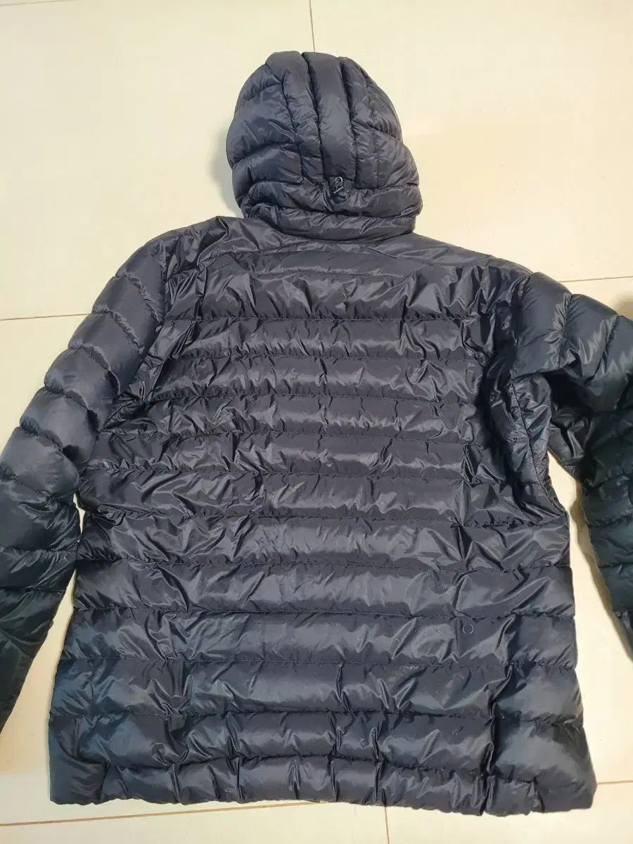 ARC TERYX Cerium フーディー XL