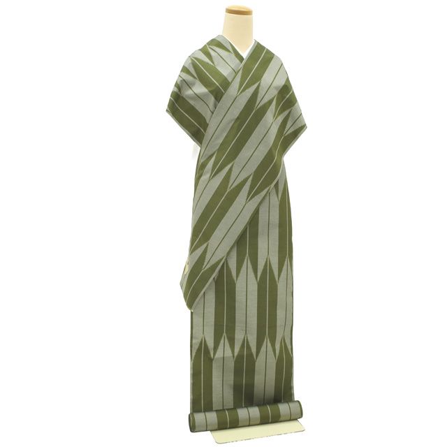 すごい値 銘仙 着物 反物 着尺 ♥ 正絹 遊粋銘仙 アンティーク復刻 抹茶色 黄緑 矢羽根 矢絣 長羽織にも カジュアル 未仕立て 春 秋 冬 袷 単衣 どちらにも リサイクル すごいね みやがわ nem 00167