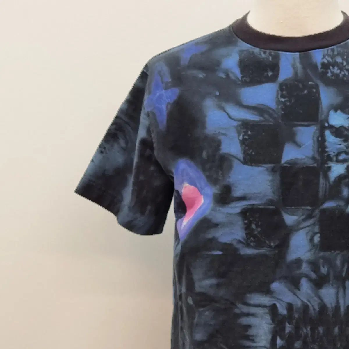 S ルイヴィトン 1 A 8 X R NBA フロント Tシャツ