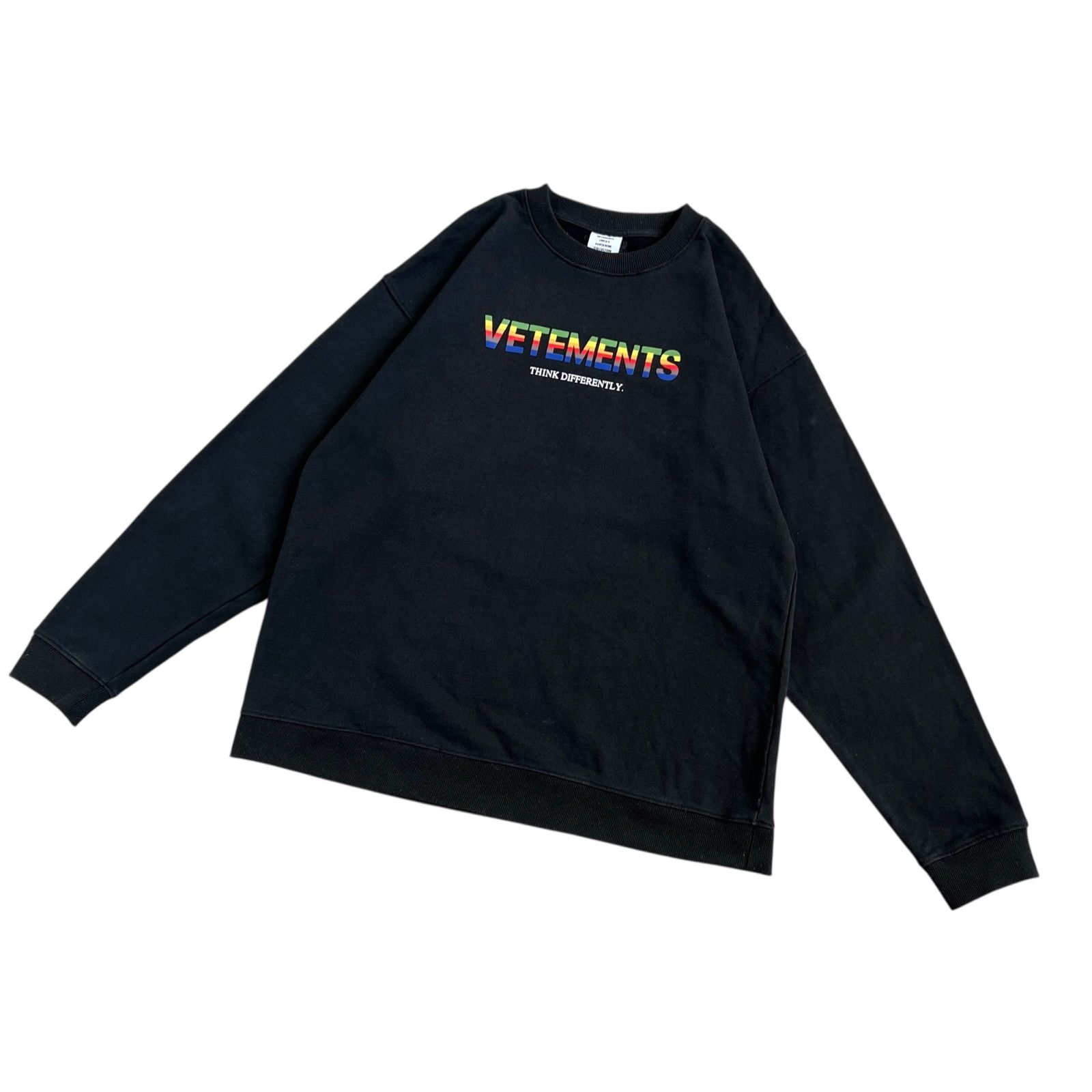 VETEMENTS / ヴェトモン THINK DIFFERENTLY クルーネックスウェット 