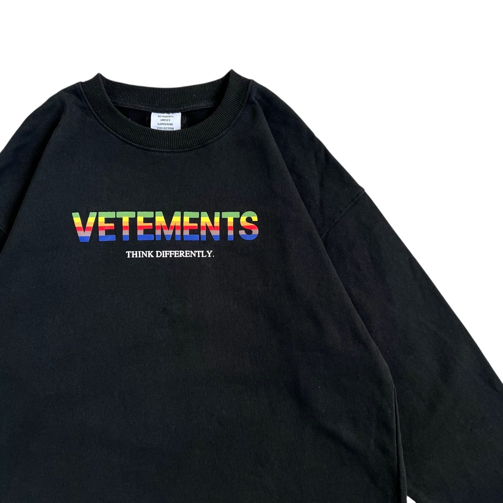 VETEMENTS / ヴェトモン THINK DIFFERENTLY クルーネックスウェット