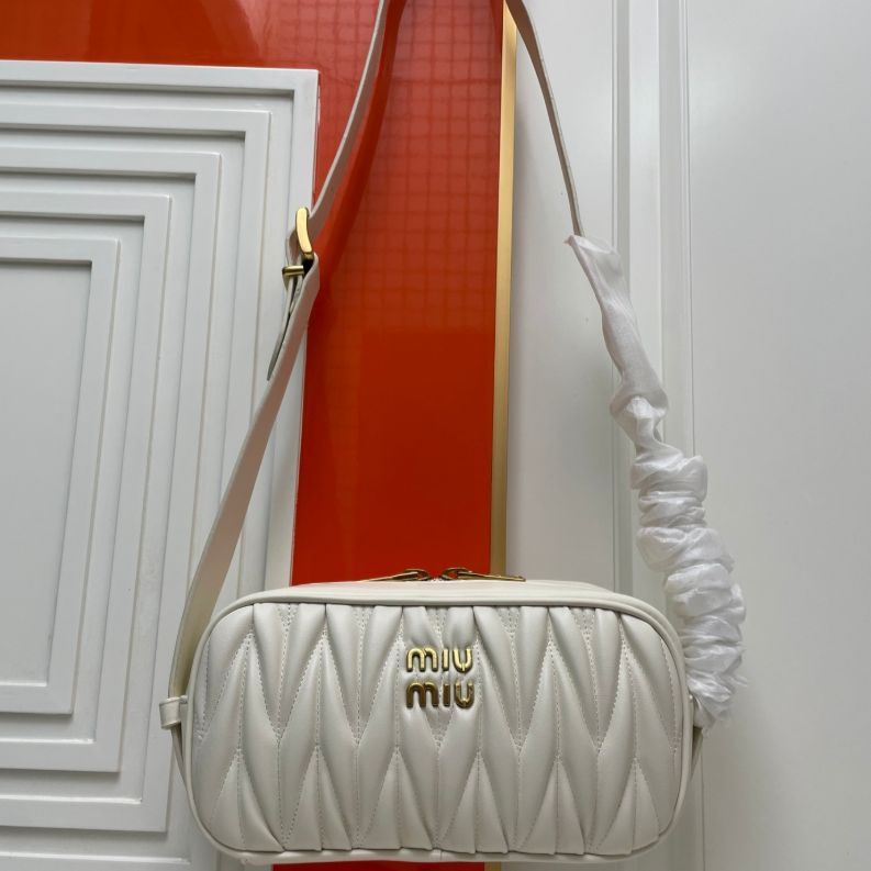 ミュウミュウボウリングバッグ ハンドバッグ - メルカリ