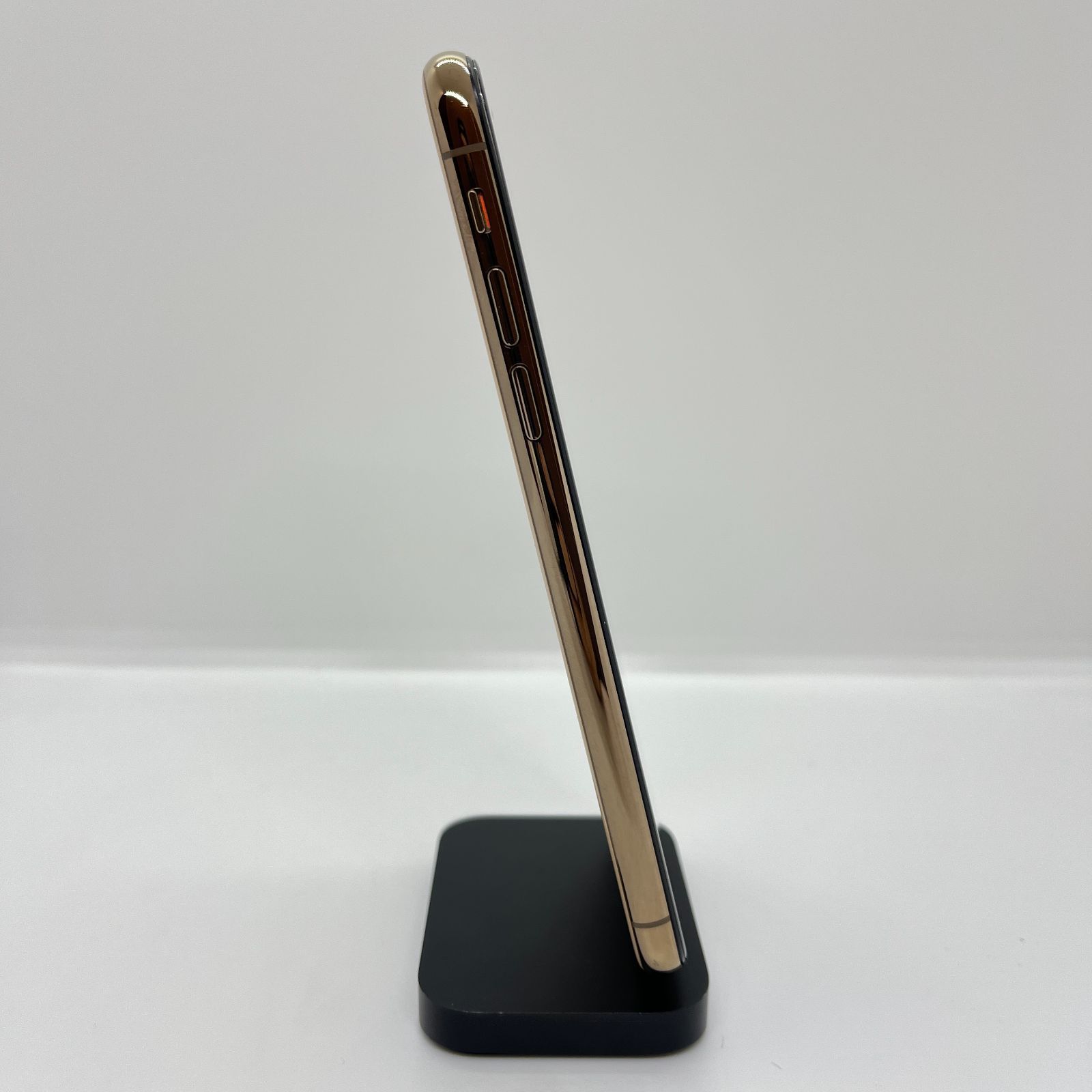 バッテリー最大容量100％】iPhoneXs 64GB ゴールド【SIMロック解除済み