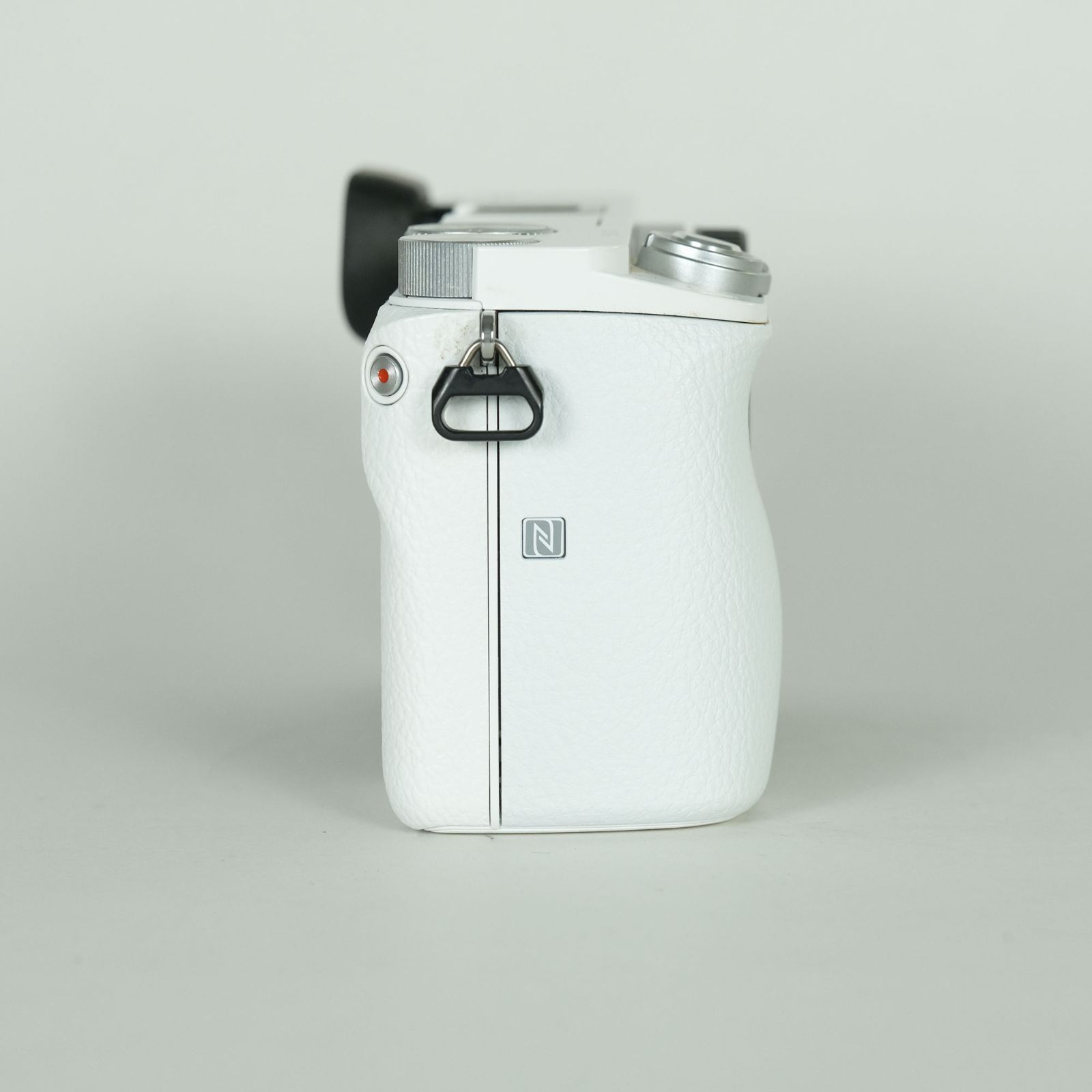 良品 | バッテリー3個・ケース付] SONY α6000（ILCE-6000） [ボディ