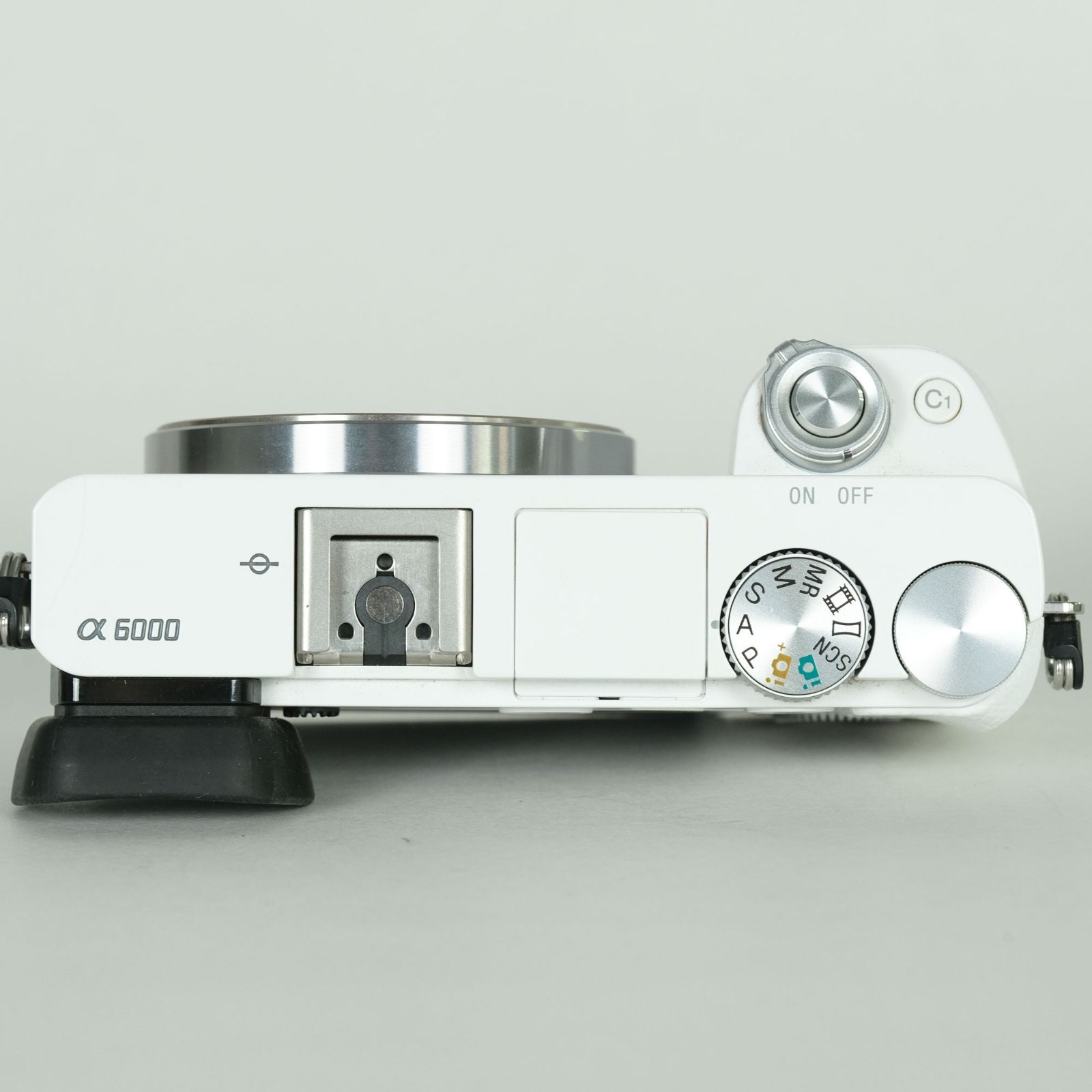 良品 | バッテリー3個・ケース付] SONY α6000（ILCE-6000） [ボディ