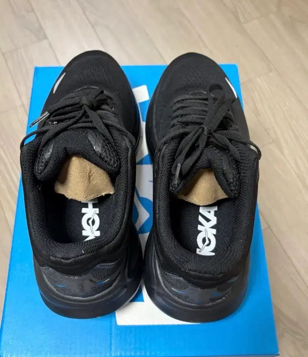 ホカオネオネ ボンダイ9 ワイド 235