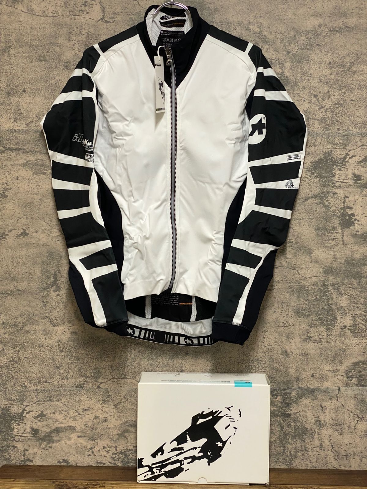 JQ342 アソス ASSOS IJ.BONKA.6 CENTO 長袖 サイクルジャケット 白 黒