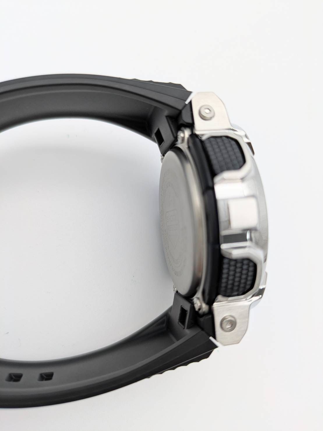 メタルカバードモデル