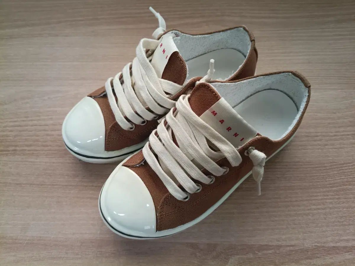 マルニ キッズ スニーカー
