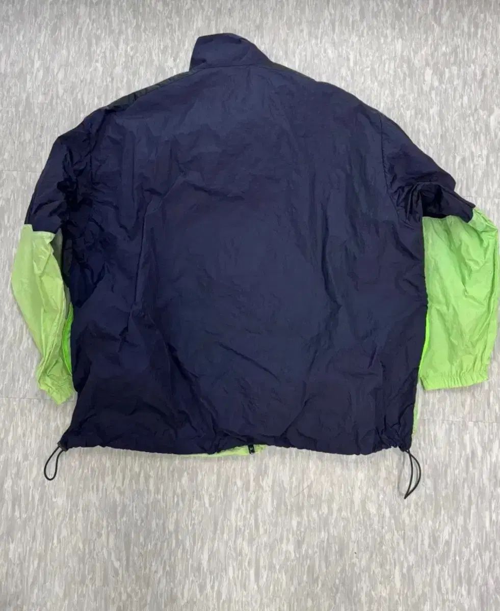 バレンシアガ ポプリン ウィンドブレーカー 100