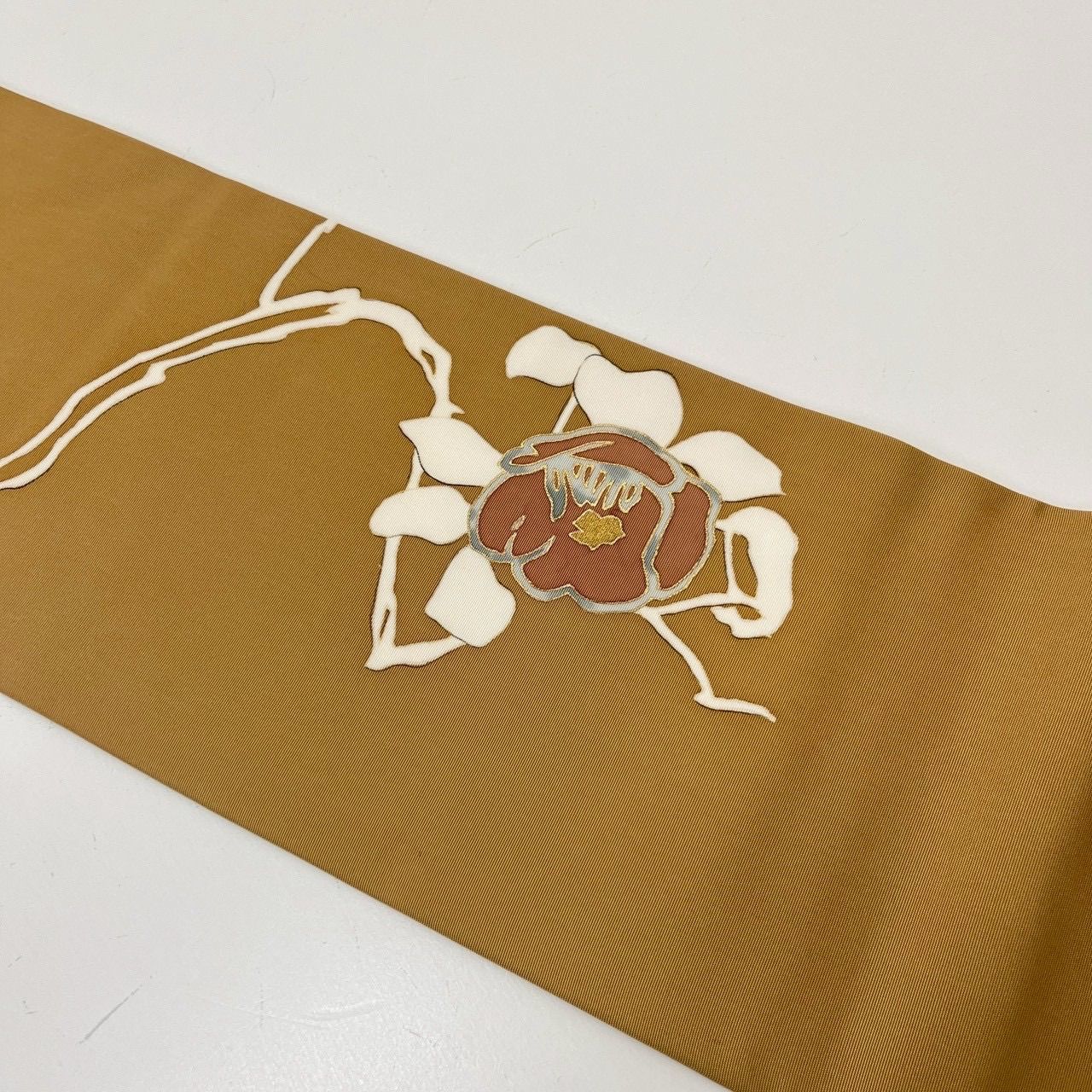 名古屋帯 塩瀬 美しい染め 花に金駒刺繍 九寸 正絹 MA-2342 - メルカリ