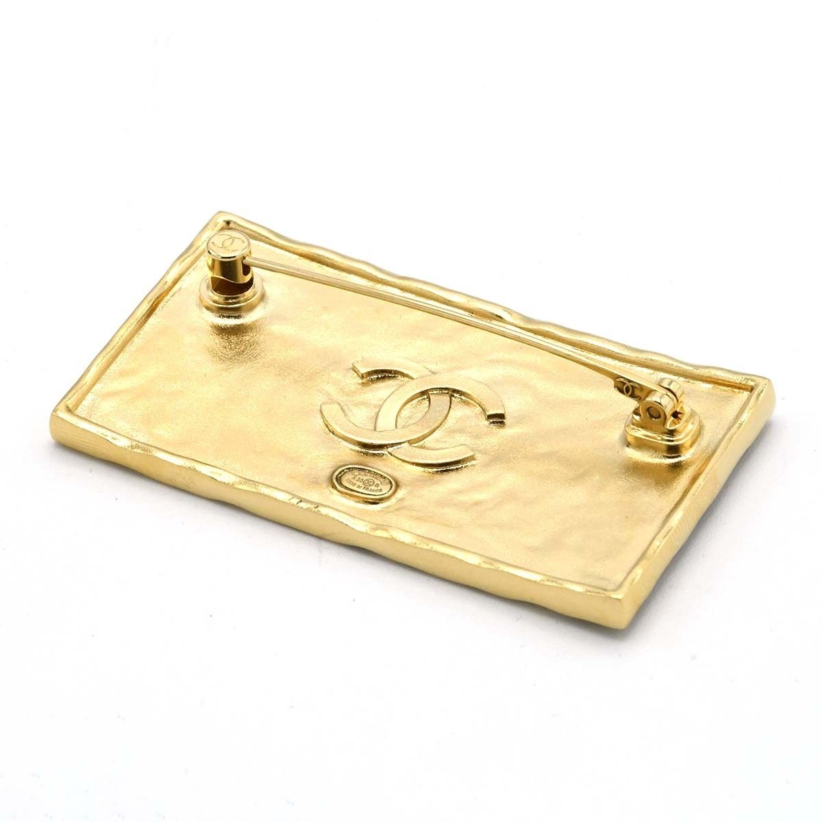  CHANEL シャネル ブローチ A 23 S レザー 服飾小物 レディース 箱有 k 457-2 ブローチ コサージュ アクセサリー