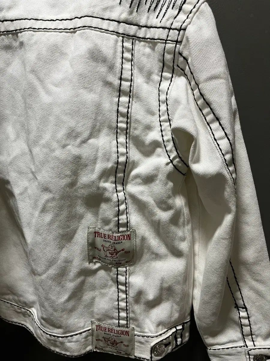 トゥルーレリジョン ヴィンテージ デニム ジャケット 白 新品 - メルカリ トゥルーレリジョン ヴィンテージ デニム ジャケット 白 新品 - メルカリ