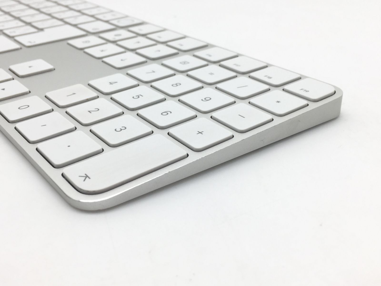 Apple Touch ID搭載 Magic Keyboard A2520 テンキー付き 日本語 動作品