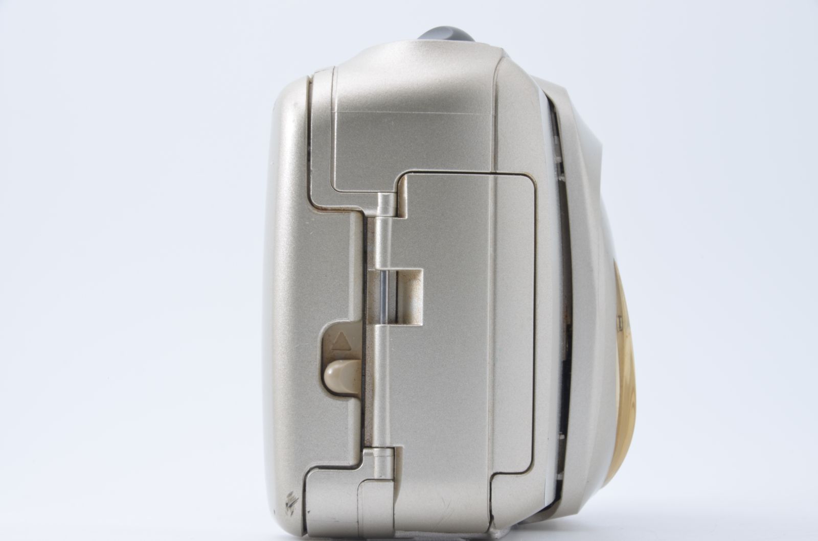 コンパクトフィルムカメラ B