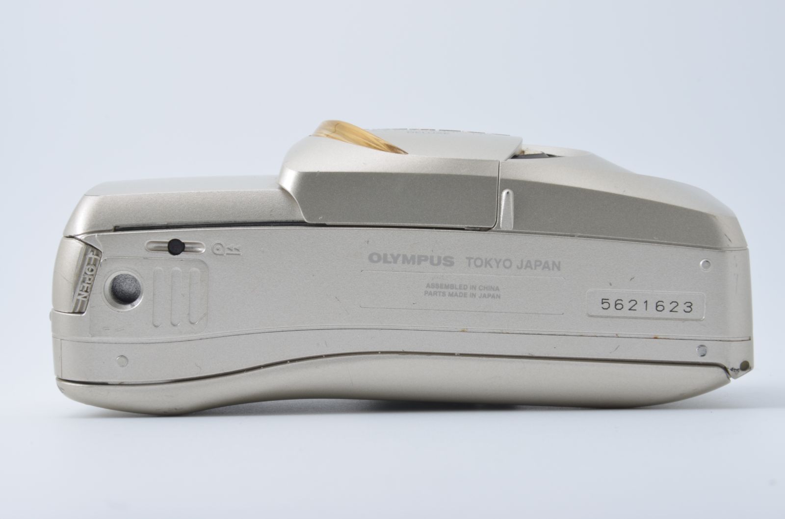 DELUXE コンパクトフィルムカメラ