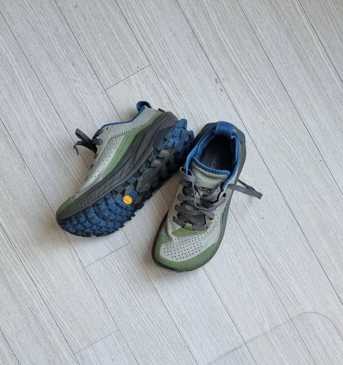  ALTRA トレッキングシューズ 登山靴 トレッキングシューズ アウトドアシューズ