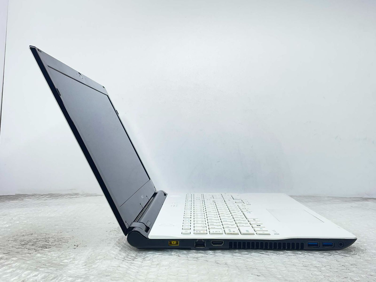 NEC ノートPC PC-SN232FSA7 ホワイト Windowsノート本体 NECLAVIE PC-SN232FSA7 NEC LAVIE Smart NS(S) PC