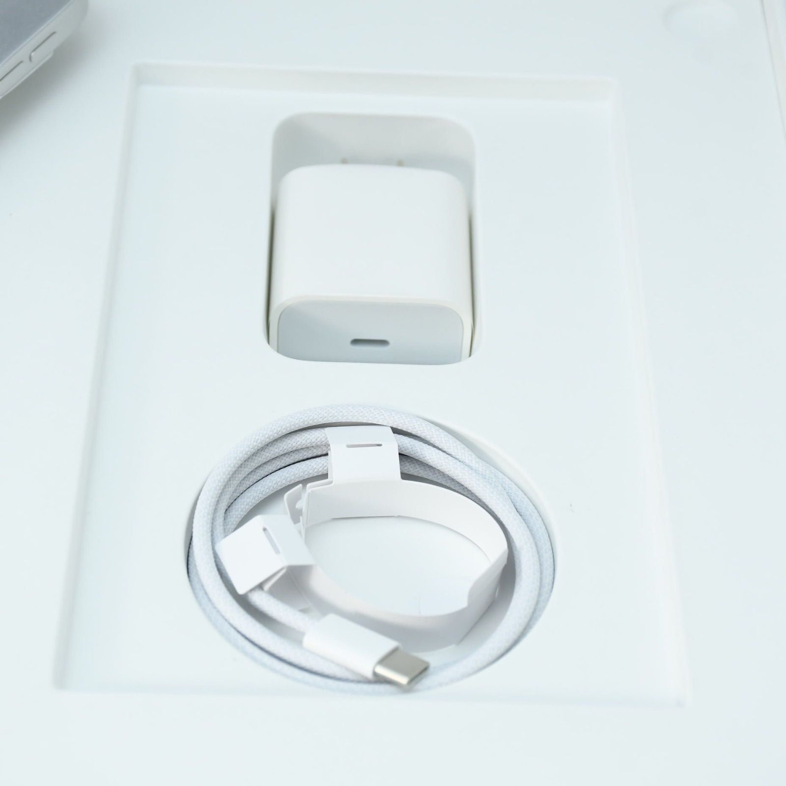 バッテリー最大容量99％】iPad 第10世代 64GB Wi-Fiモデル シルバー